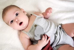 Tikiri Knuffeldoekje Met Bijtspeeltje - Olifant -Djeco Winkel tikiri tikiri knuffeldoekje met bijtspeeltje olifa 3